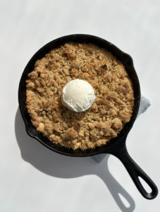 Skillet Apple Crumble Pie